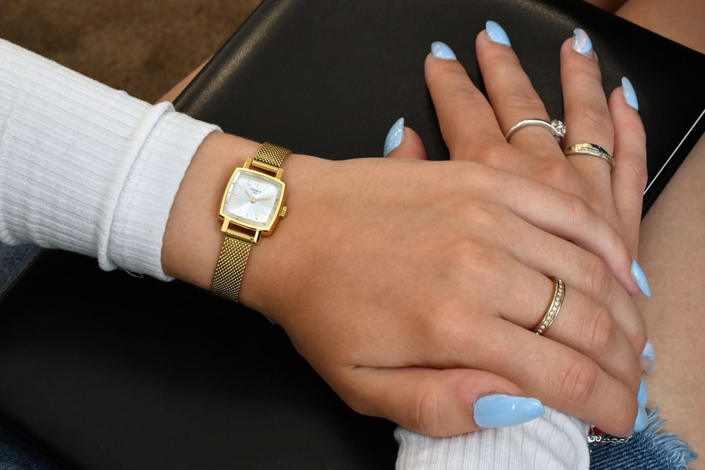 Tissot Lovely Square T058.109.33.031.00 na ruce